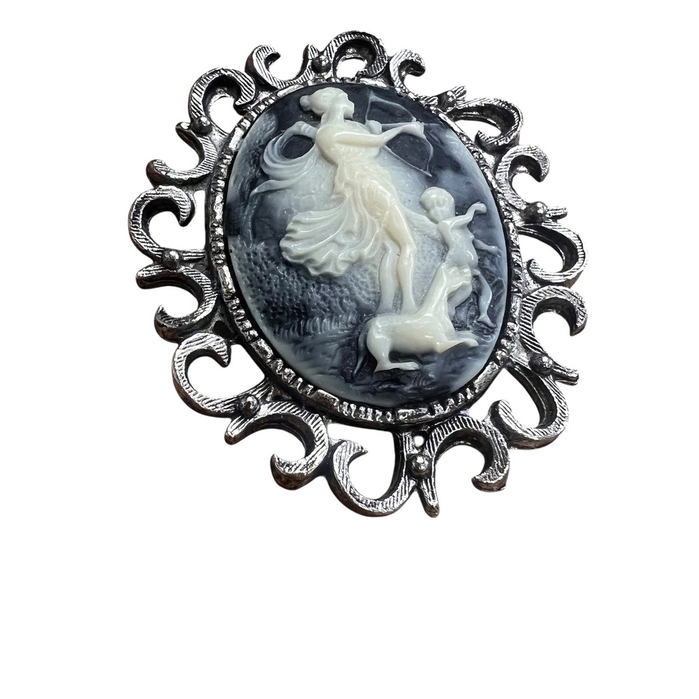 Vintage Style Diana the Huntress Cameo Brooch Silver Tone Filigree Frame Pin - Picture 2 of 6